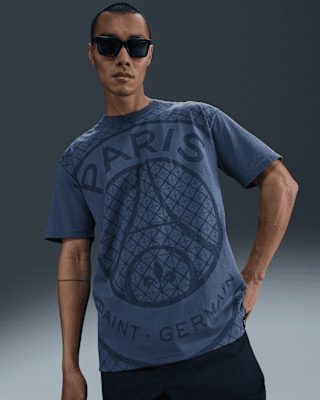 Paris Saint-Germain Men's Nike Soccer Seasonal Print T-Shirt. Nike.com